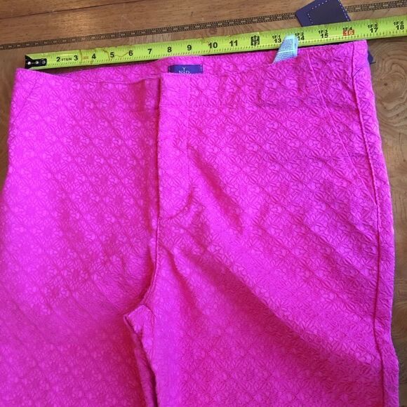 NYDJ QUALITY Textured Fuschia Fun Capris! - Picture 4 of 9